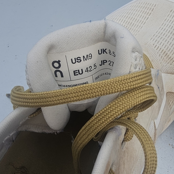 On Running Beige and Green Sneakers - Picture 5 of 6